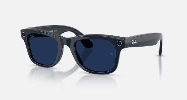 Ray-Ban Meta Wayfarer (Gen 2) blizgūs kosminės mėlynos spalvos AI akiniai su safyriniais Transitions® lęšiais